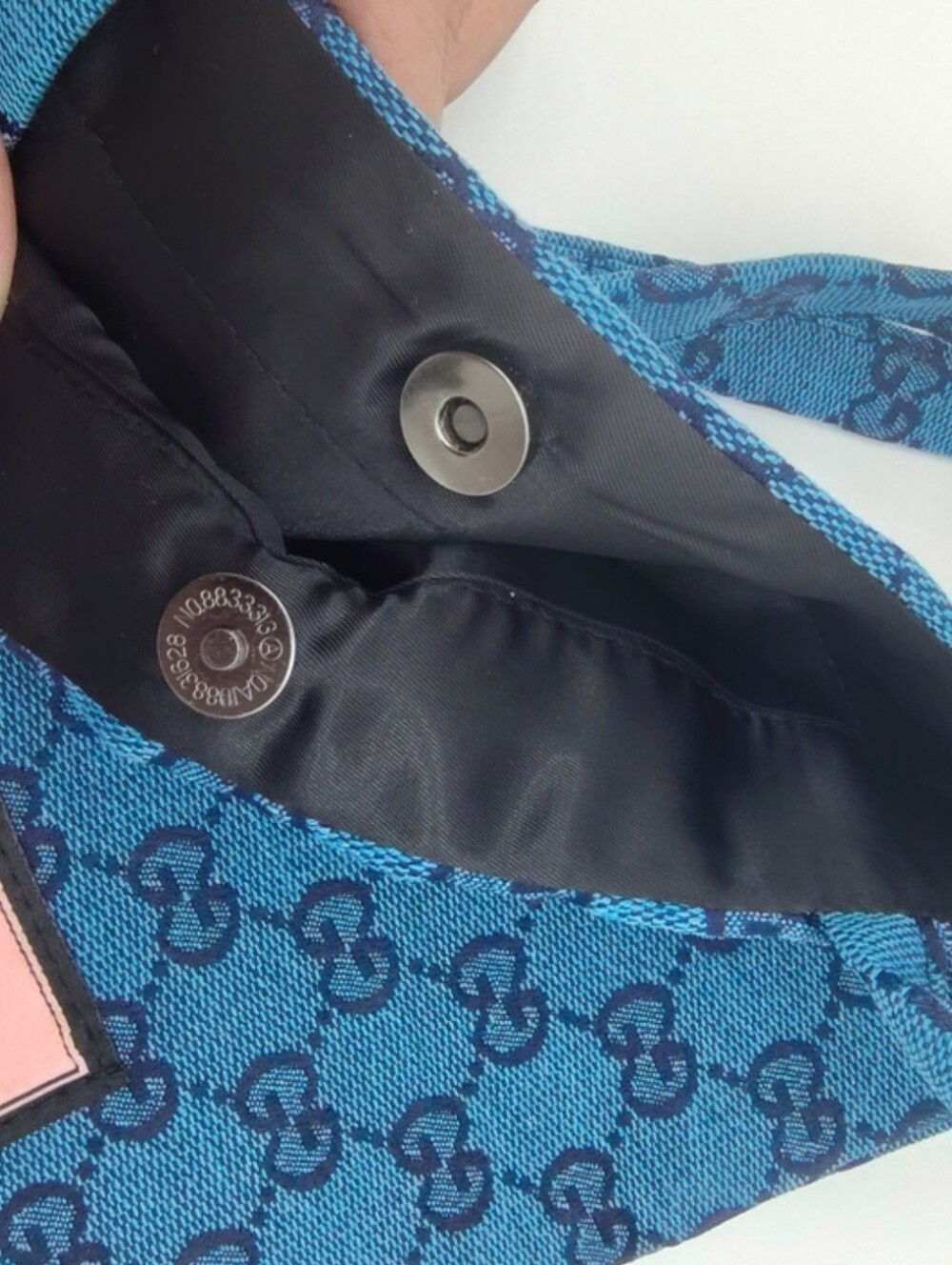 NEW Gucci Blue GG Monogram Messenger Snap Closure Tote Promotional Collectible - Picture 3 of 6